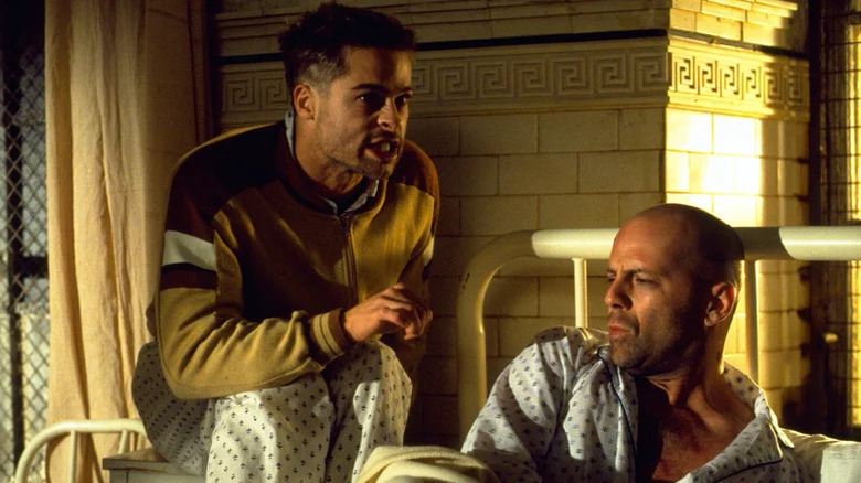 Jeffrey Goines assis avec James Cole dans 12 Monkeys