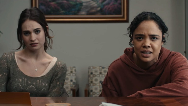 Deb et Ollie réagissent à la terrible nouvelle dans Little Woods (2019)