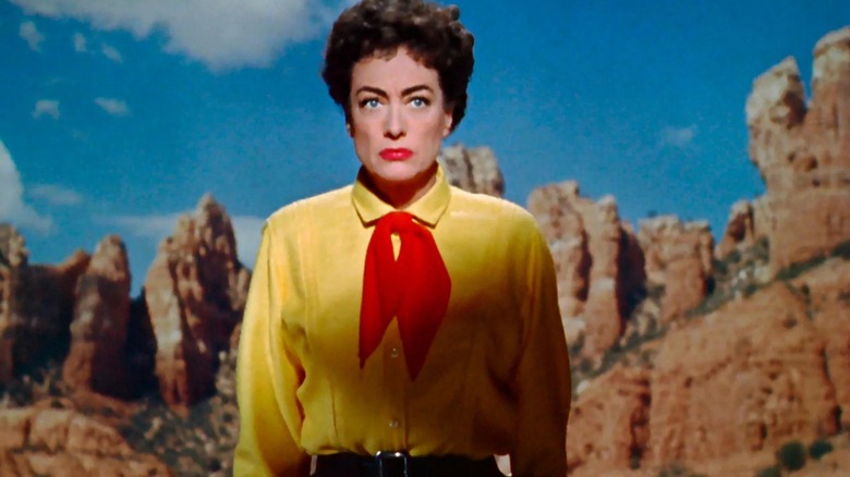 Vienne regardant vers le ciel dans Johnny Guitar (1954)