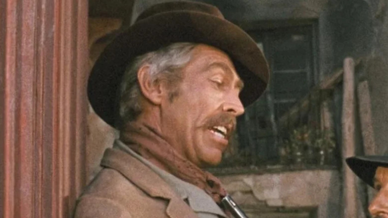 John Mallory avec une grande moustache dans Duck, You Sucker !