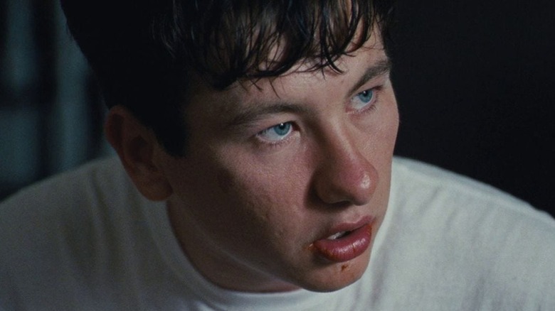 Martin Lang regarde Steven Murphy et parle