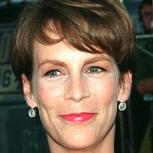 La transformation de Jamie Lee Curtis de l'enfance à Halloween tue